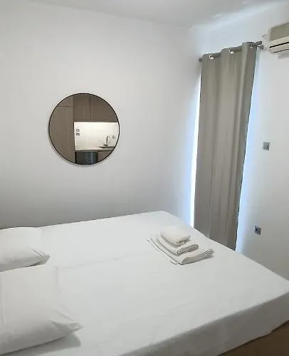 Konukevi Christinas 3 3*